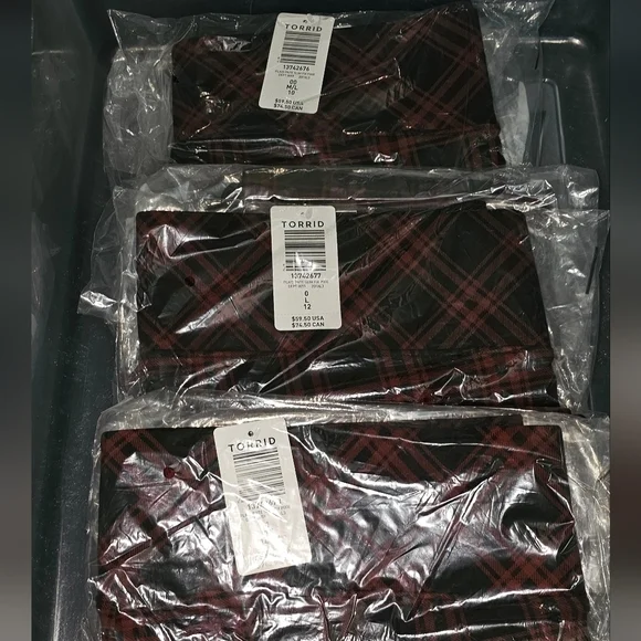 TORRID Plaid Ponte Slim Fix Pixie Pants Various Sizes - Picture 3 of 4